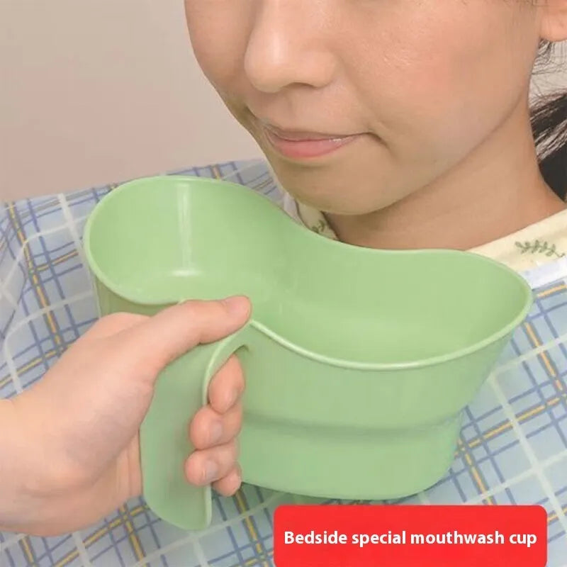 Green plastic gargle cup for bedridden elderly oral care and nursing hygiene