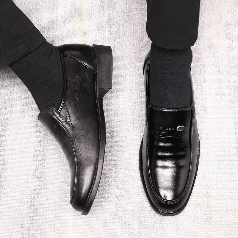 Men's black and brown plus size casual shoes with PU leather upper and rubber sole
