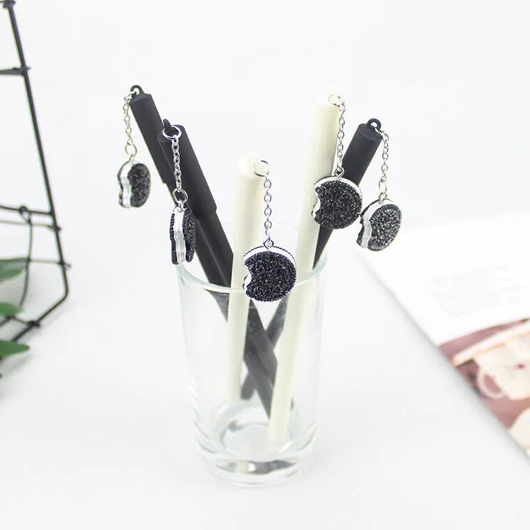 Cookies pendant gel pen with 0.5mm tip in black plastic case