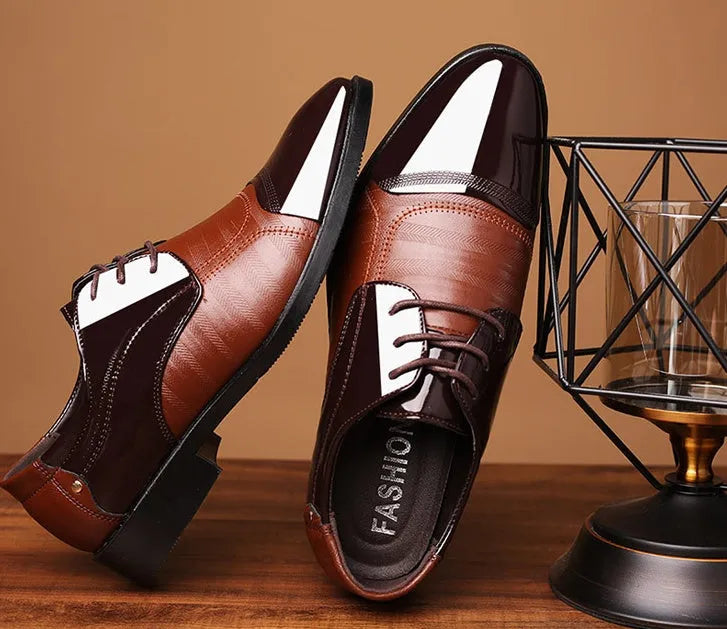 Men's black pointed toe low top business dress shoes with artificial PU upper and rubber sole