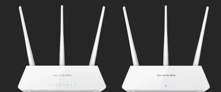 White wireless router with dual-band 2.4G and 5G antenna frequencies.