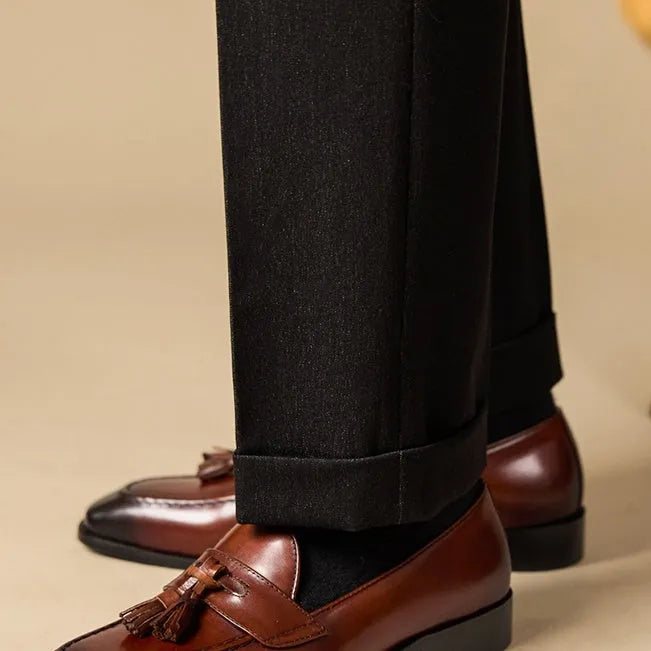 Men's black genuine leather tassel loafers with rubber sole in British business casual style