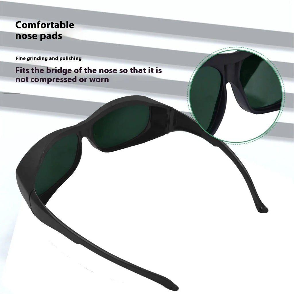 A pair of PC laser protection welding goggles for 200-2000nm optical radiation.