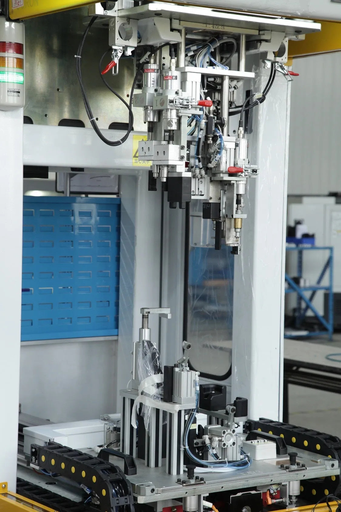 Black ABS plastic headlight for Hyundai VELOSTER with model number 92101-2V500 visible