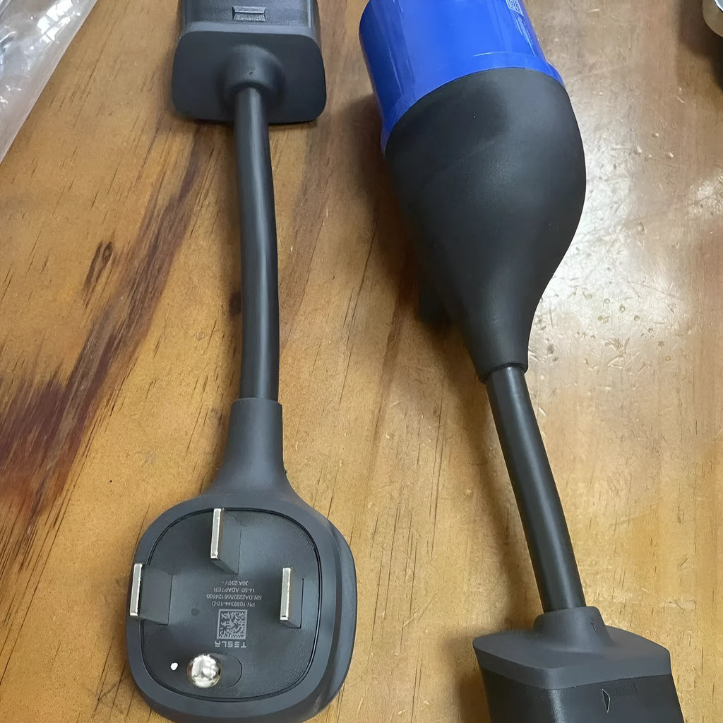 American Standard plug to car 12V socket adapter conversion cable with copper core.