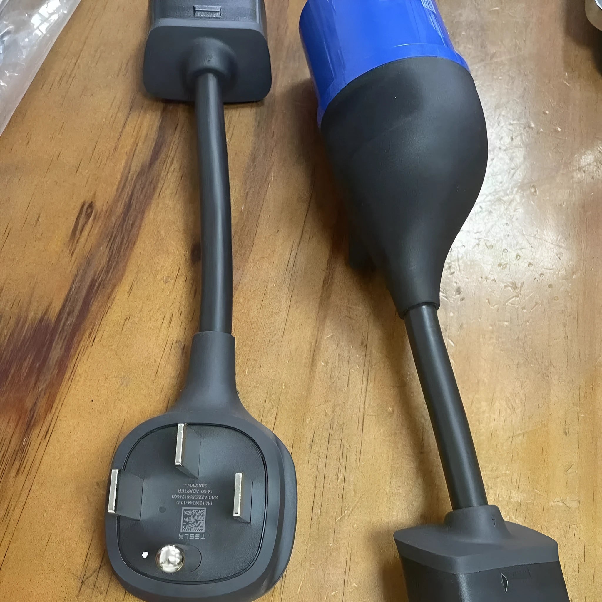 American Standard plug to car 12V socket adapter conversion cable with copper core.