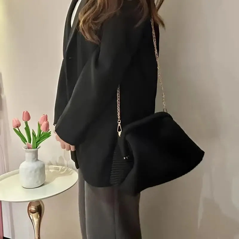 Women's striped polyester shoulder bag in khaki with detachable chain and three-dimensional dinner bag shape