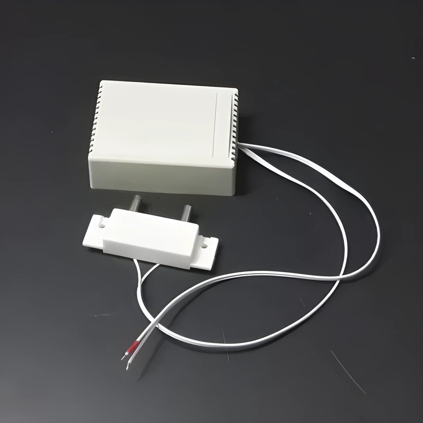 White water level sensor with relay controller for automatic pump stop and start in tanks and ponds