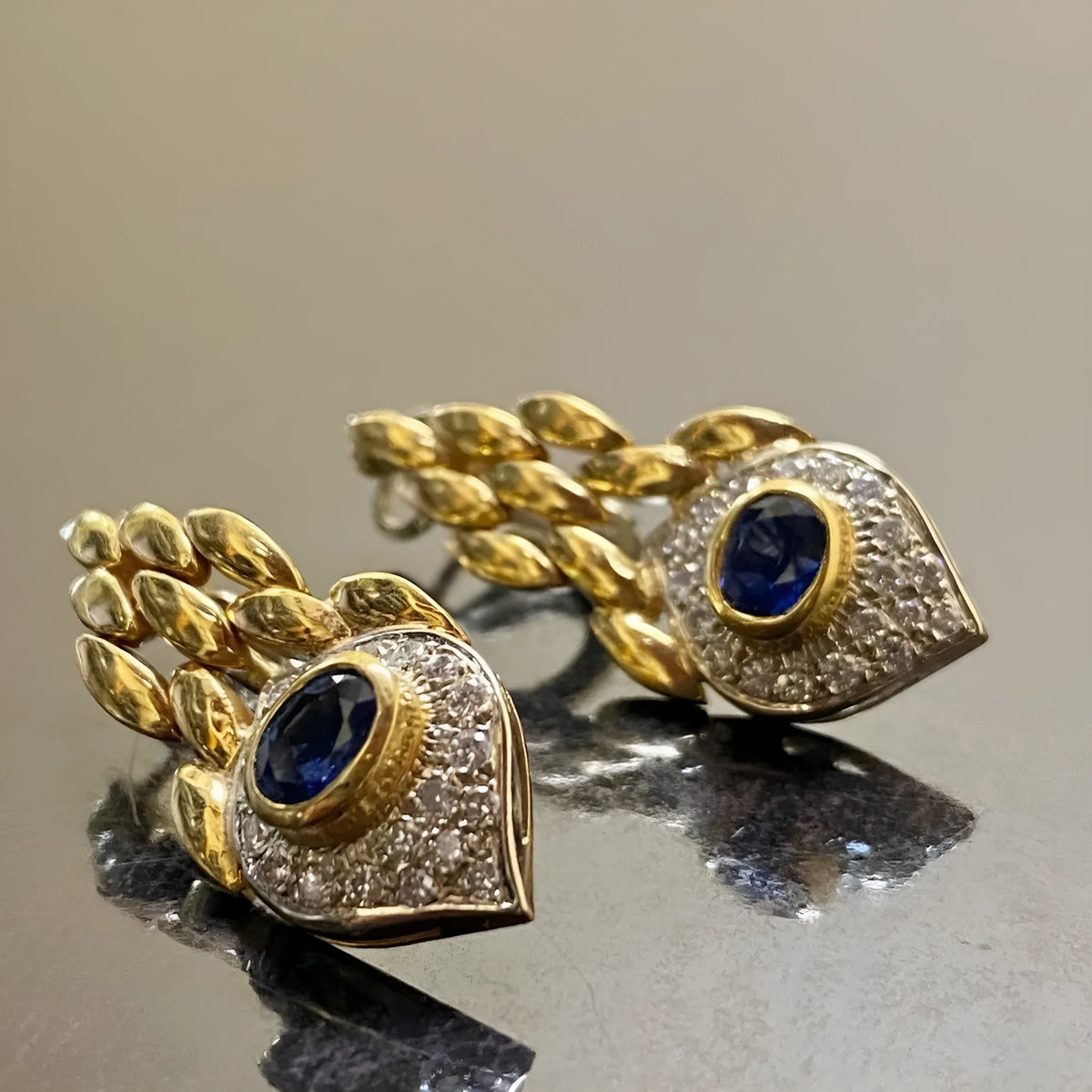 Pair of retro snake earrings for women in imitation gold electroplated alloy, OL fashion style