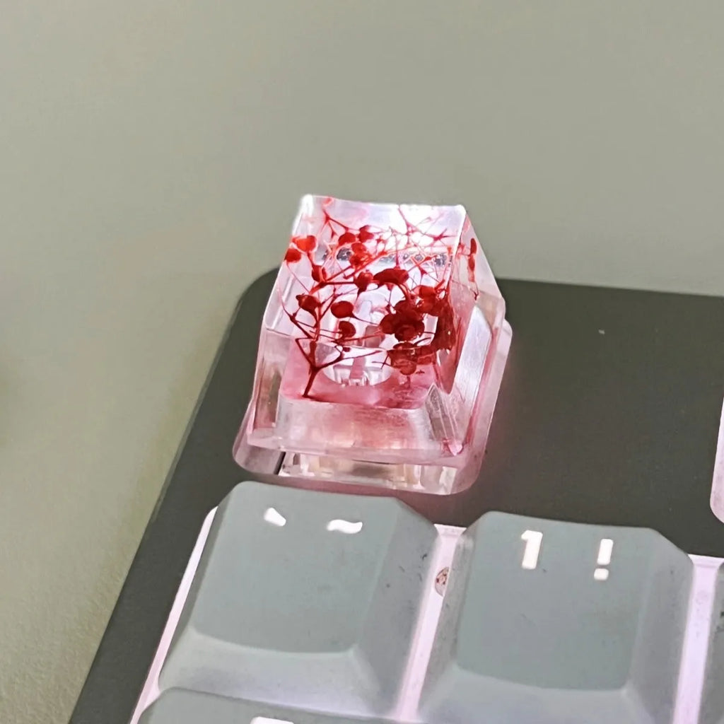 Resin mechanical keyboard keycap with starry sky pattern in transparent material