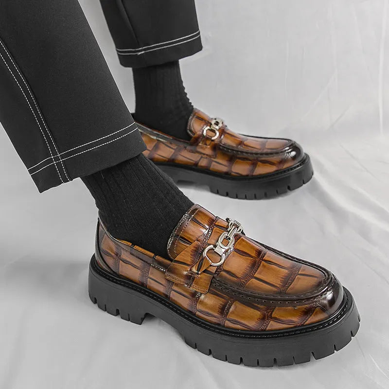 Men's crocodile pattern leather loafers with platform sole in black colour