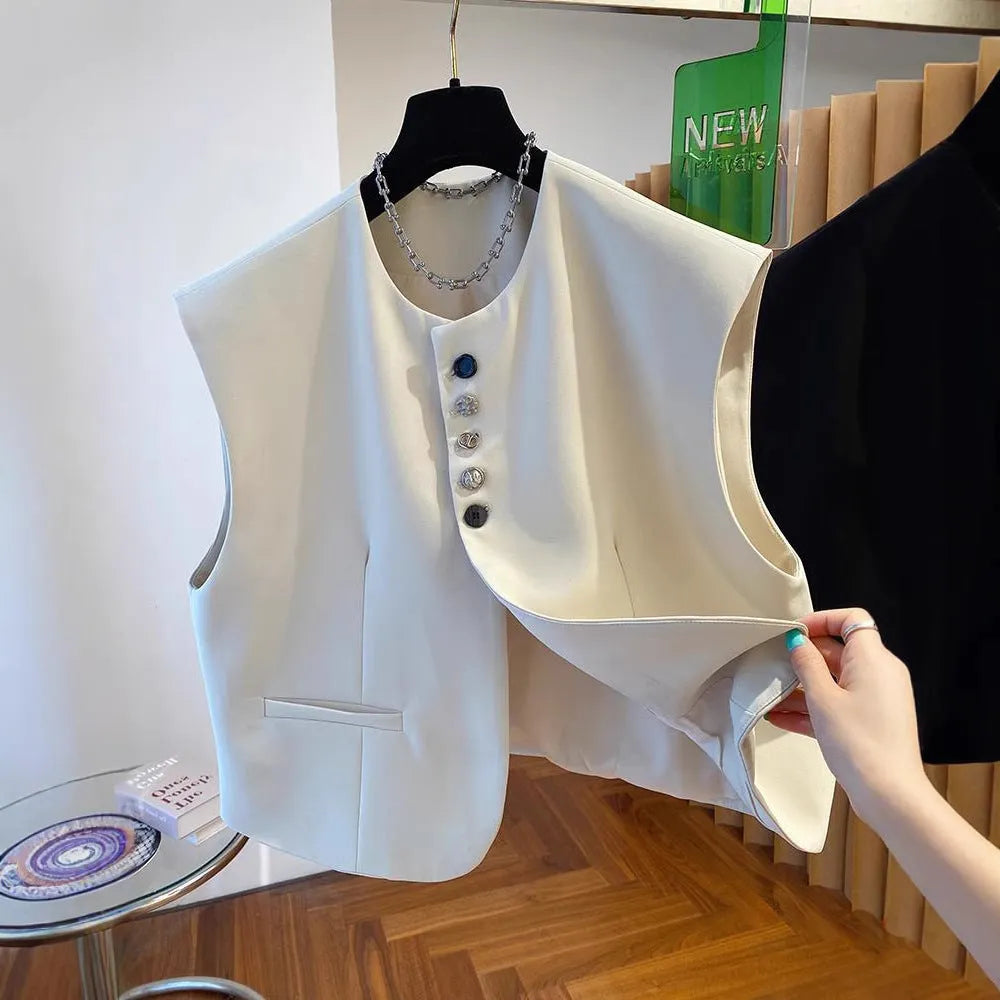Women's loose-fitting waistcoat dress in polyester with pockets, shown in beige and black colour options