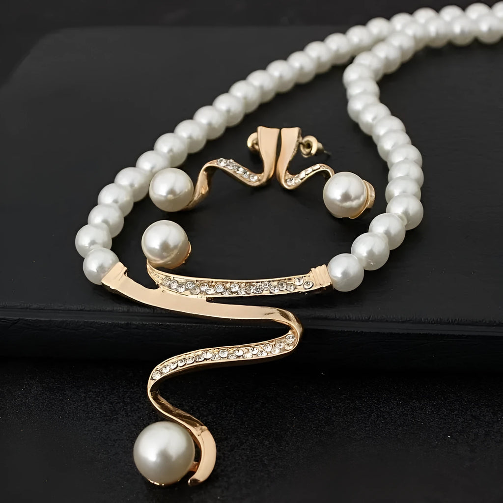 Gold colour pearl necklace and earrings set with deep V clavicle design and drop-shaped earrings