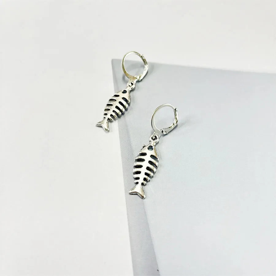 Retro fishbone pendant alloy necklace and matching earrings set with adjustable O-chain