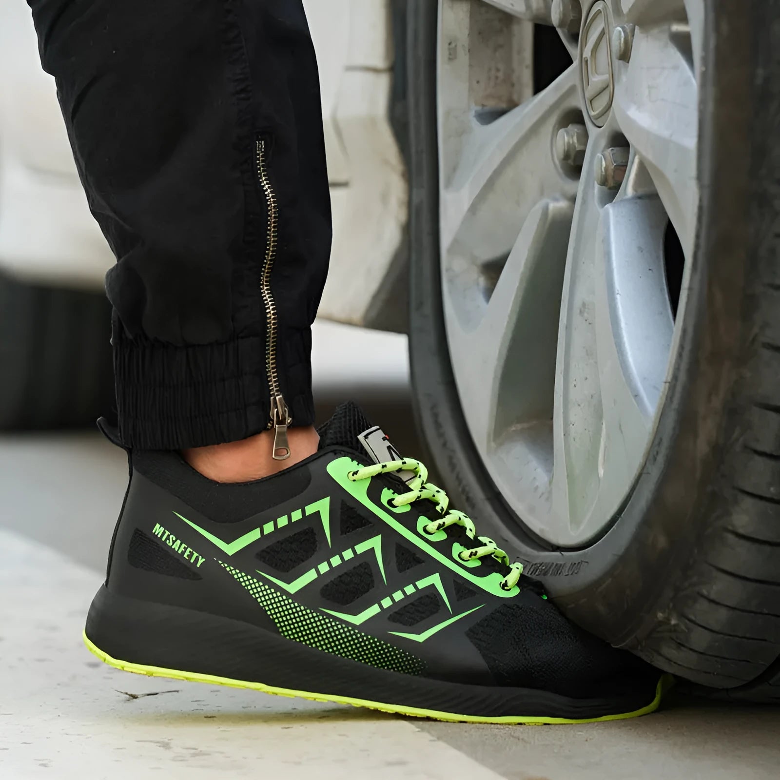 Black ultra-light labour protection safety shoes with steel toe cap and lace-up front