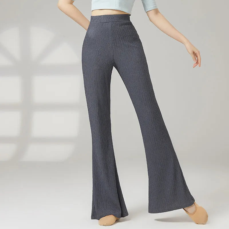 Women's solid colour dance practice pants in polyester fabric for sports training