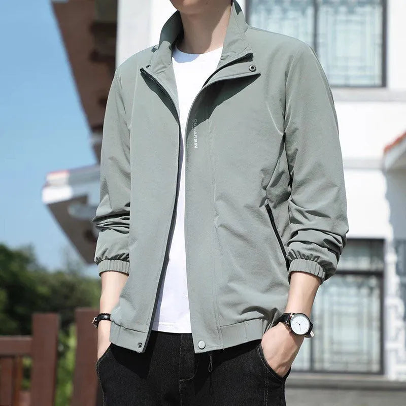 Men's stand collar sports jacket in polyester fabric with non-ironing finish