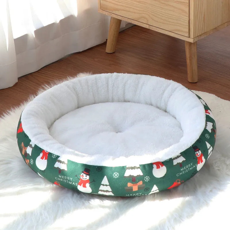 Christmas pet bed in red and green with snowman and tree prints, size S 35x35x6.5cm, made of flannel and Arctic fleece