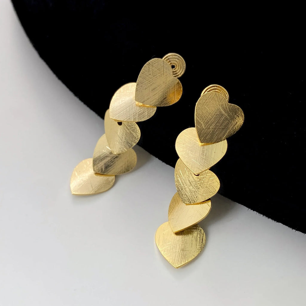 Gold geometric heart tassel ear clip without piercing, copper electroplated