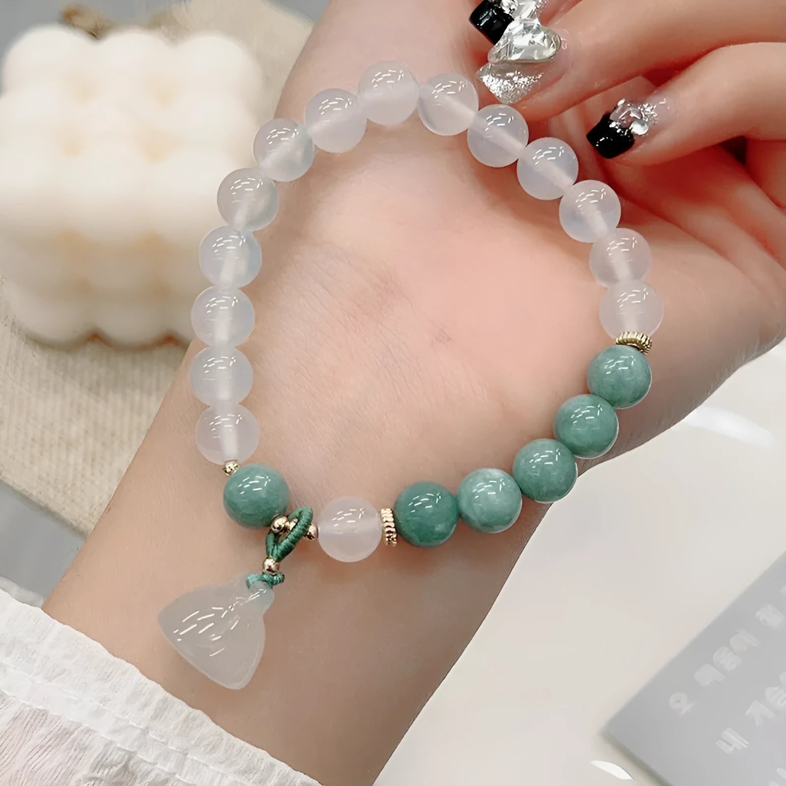 Women's retro Chinese style agate lotus seedpod bracelet with manual craftsmanship and Burma jade material