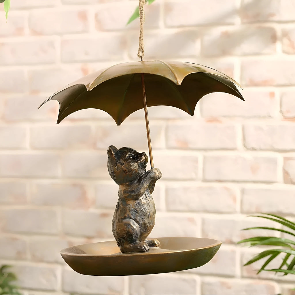 Portable umbrella-shaped bird feeder in cat or dog design, 10cm by 9cm, American country style for garden use.