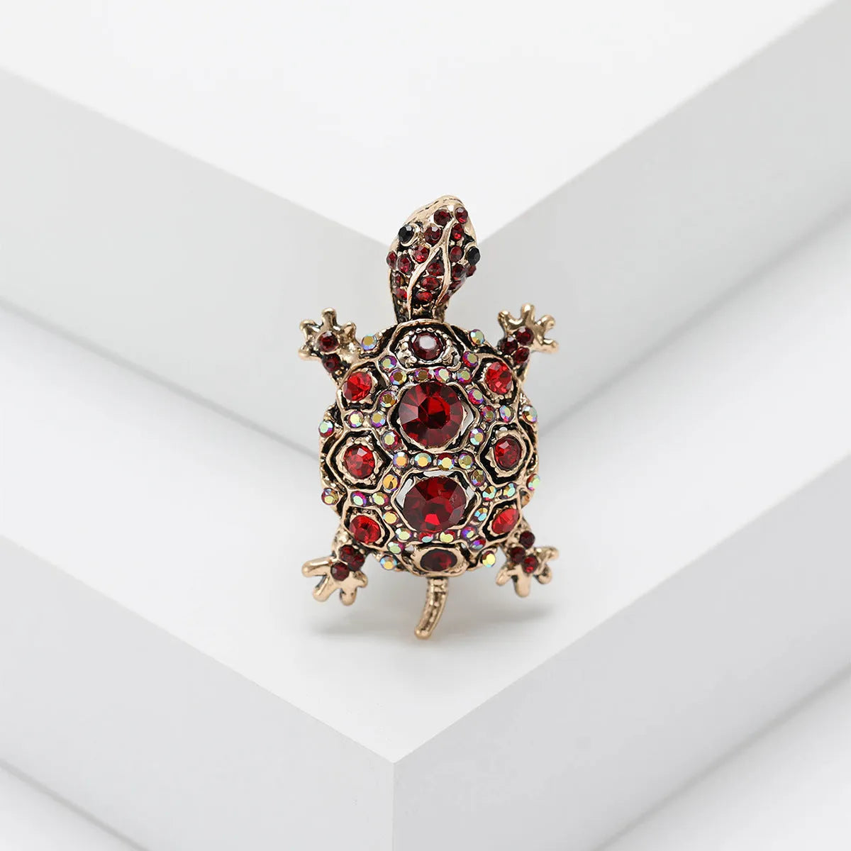 Retro turtle design fashion brooch with rhinestone decoration in blue, green or red colour options