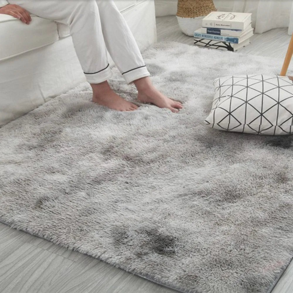 Nordic tie-dye gradient polyester carpet in blue with machine-woven texture, 100x160cm size