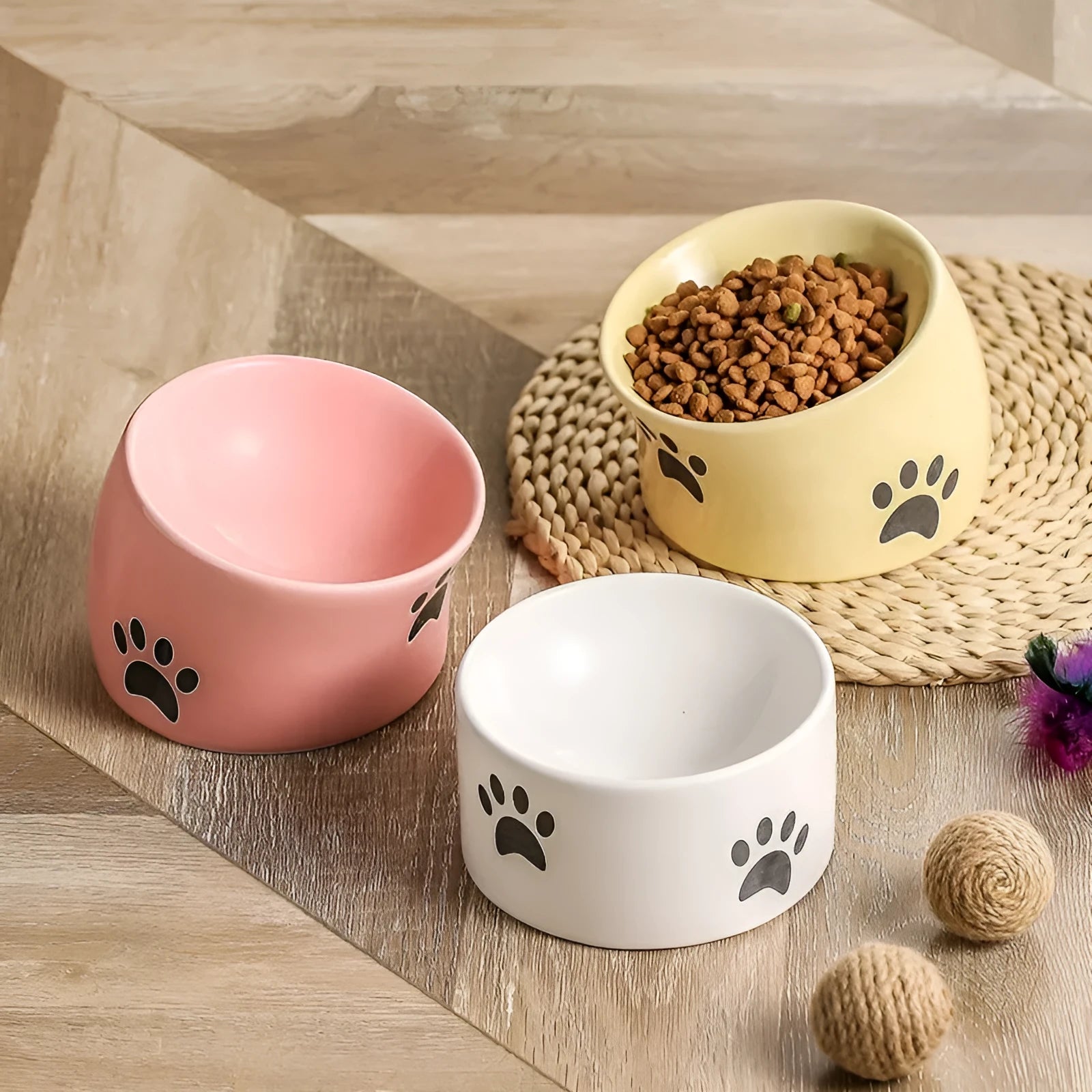 Ceramic cat bowl with neck protection design and cat's paw pattern in selected colour