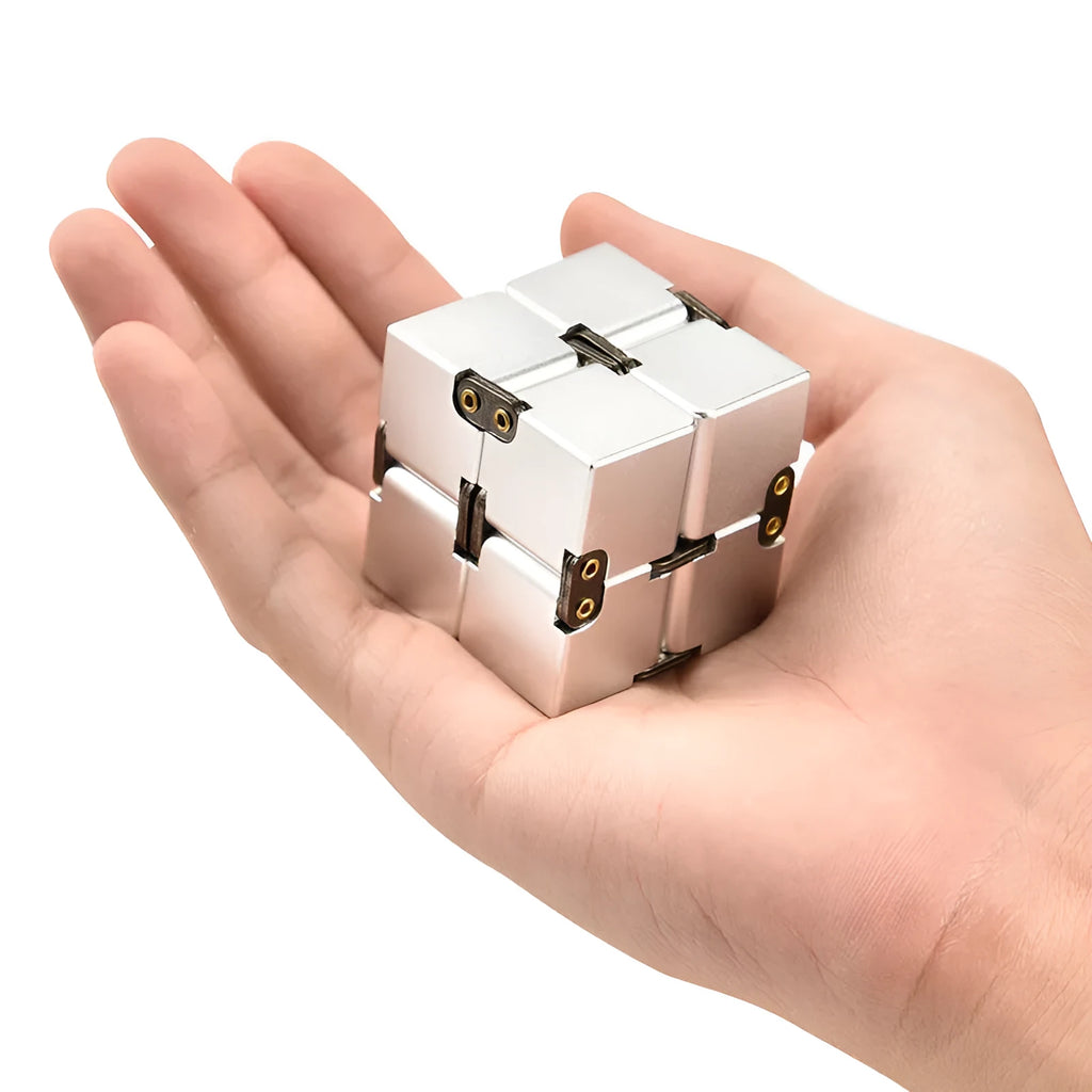 Zinc alloy infinity cube fidget toy showing 4cm cube dimensions and black/silver colour options