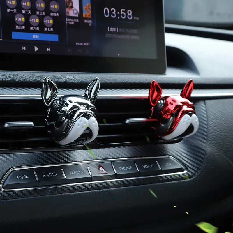 Four colour options of Gulong Ocean car vent aromatherapy ornament with two balm refills