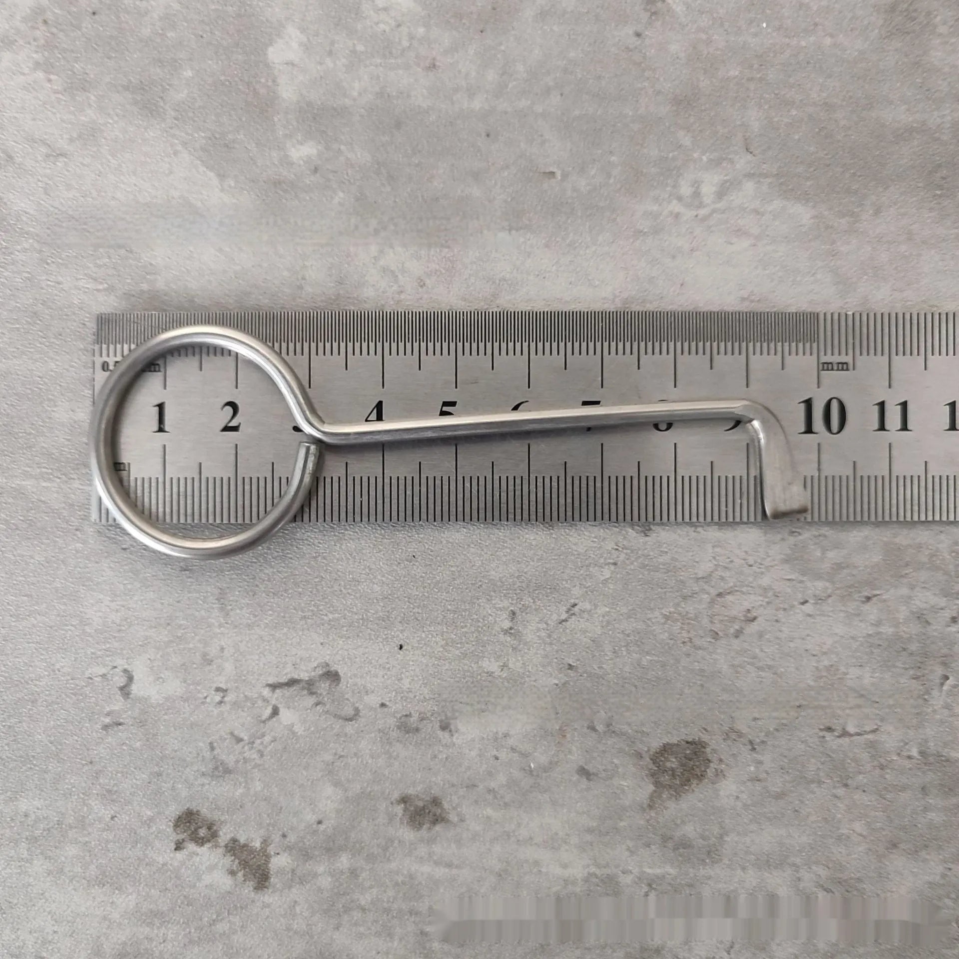 Two-piece portable alloy wrench tool set for household and DIY use