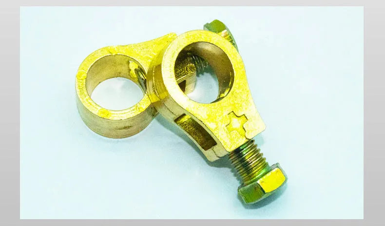 Pure copper 0-type automotive battery terminal clamp for secure cable connections.