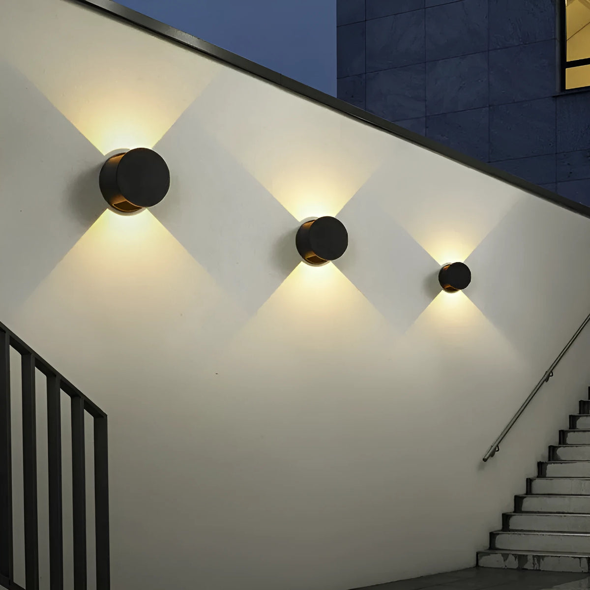 Modern minimalist wall lamp 10W 120x80mm in matte black symmetrical fan design