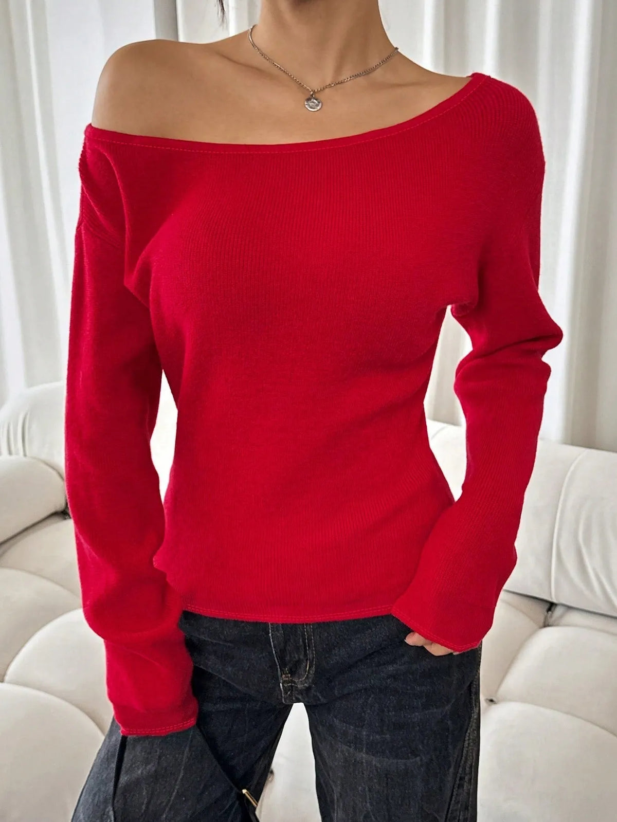 Women's long-sleeved knitted round-neck waist-cinching base sweater in polyester cotton, available in white, black, red or pink