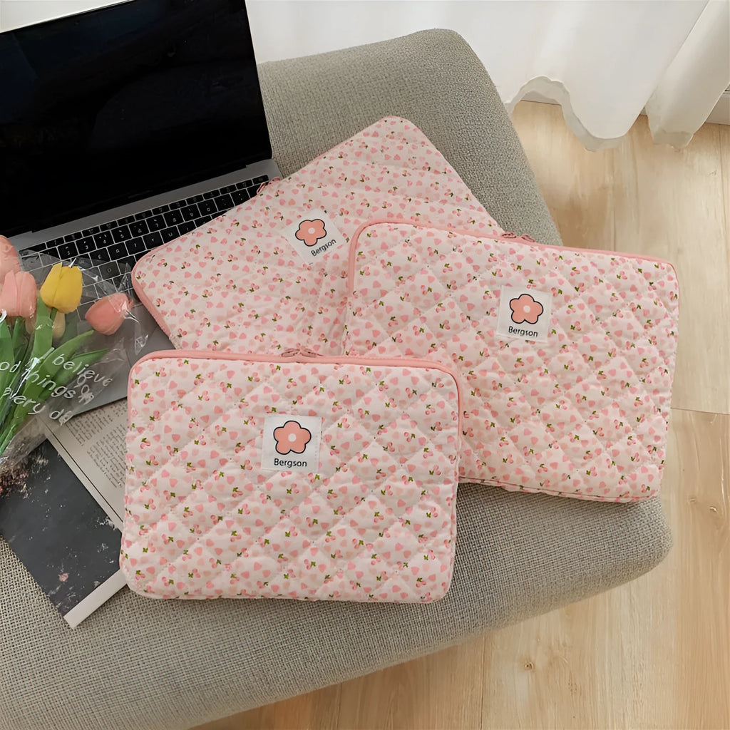 Cotton handbag for tablet with zipper in green flower pattern on white background