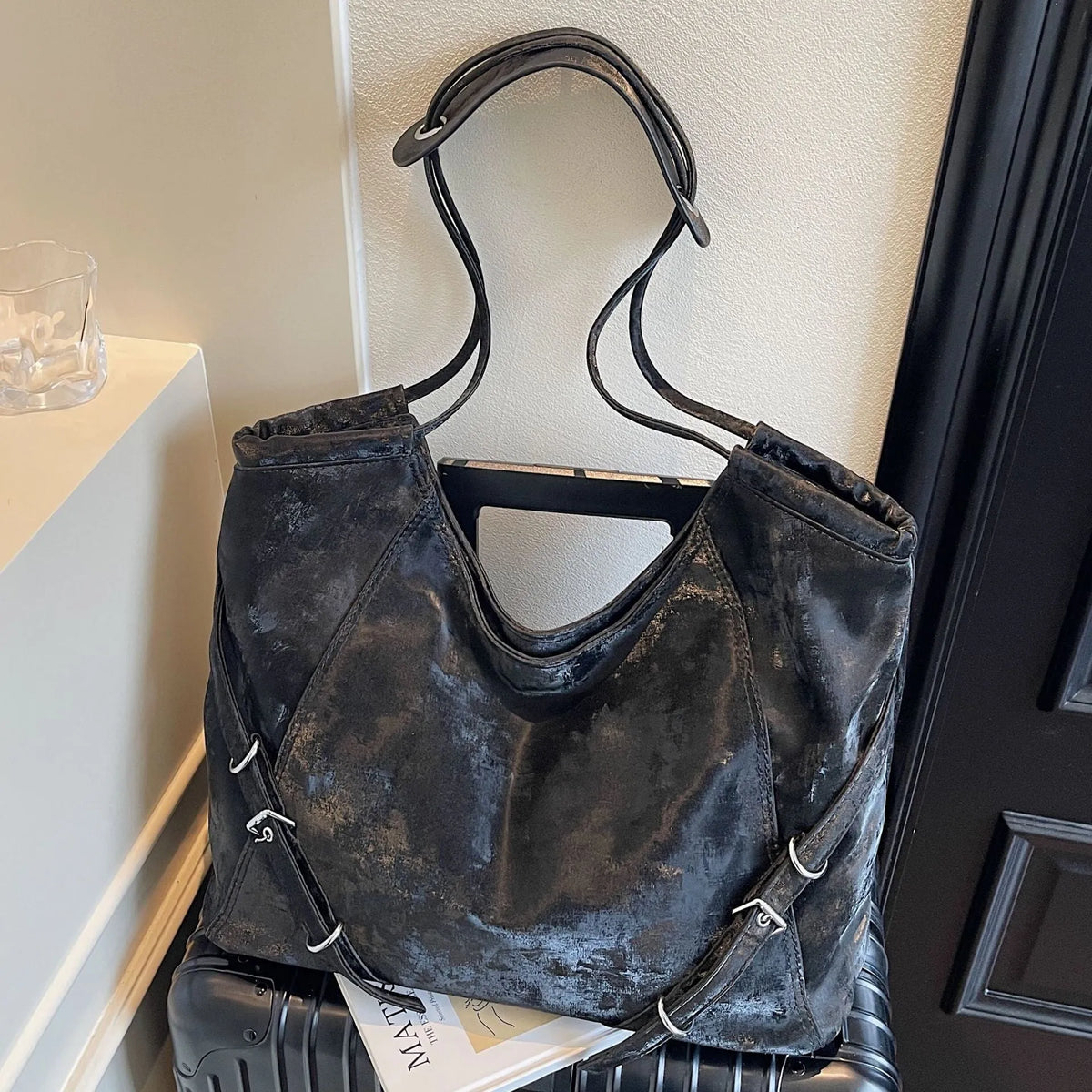 Retro large capacity women's casual shoulder bag in soft PU with double straps, horizontal square shape