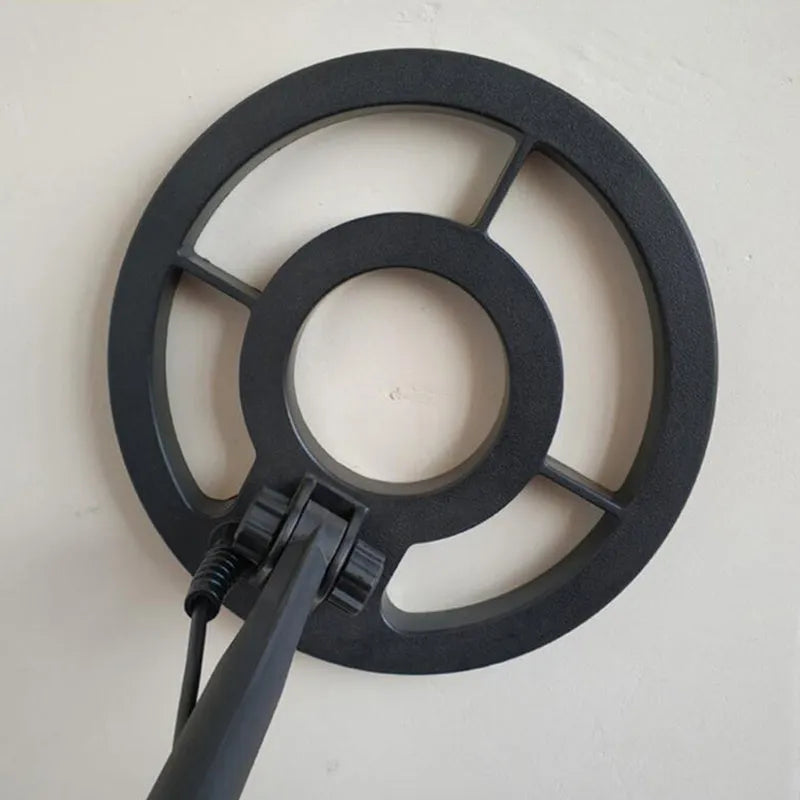 GC1028 black and yellow professional metal detector with LCD display and adjustable pole.