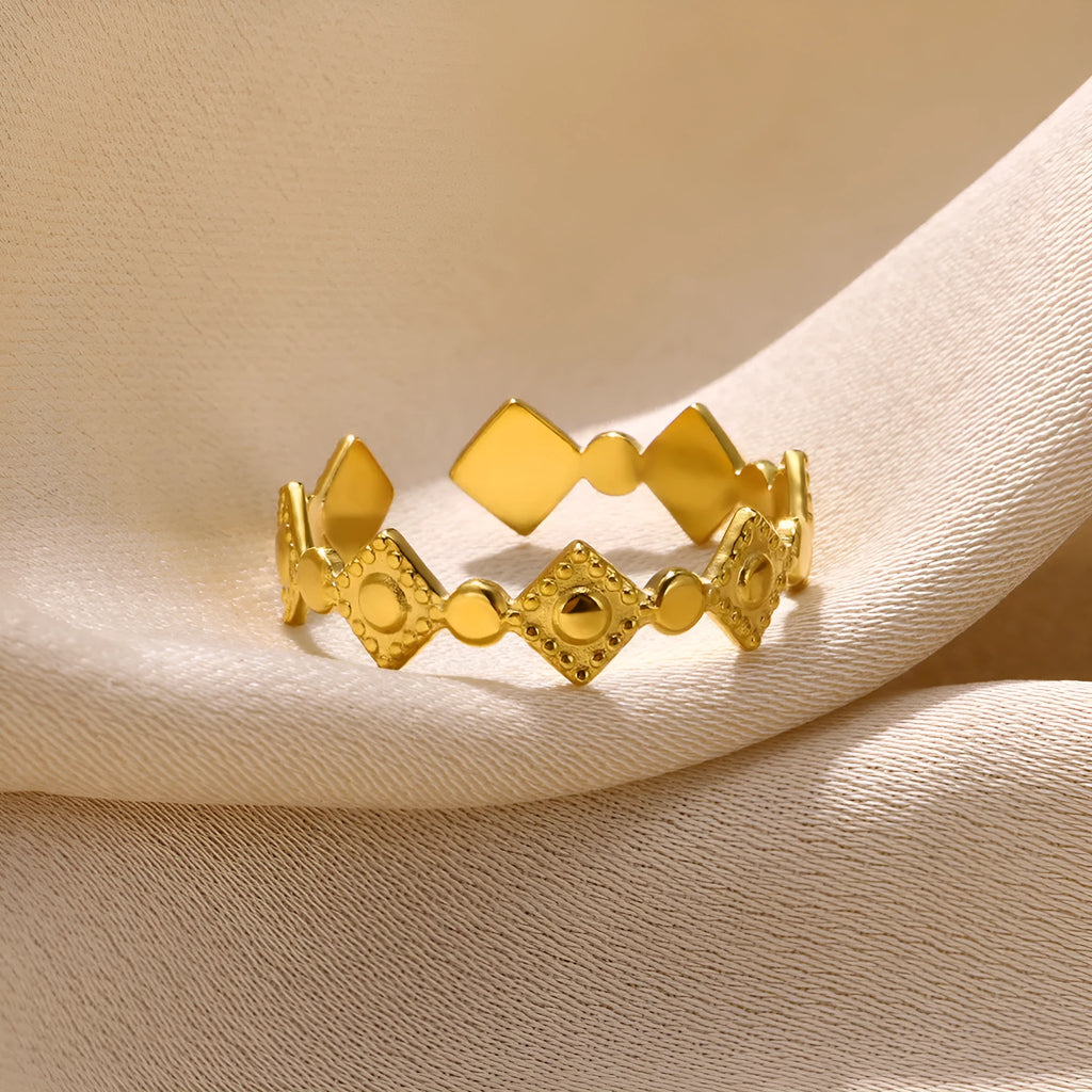 Gold diamond geometric titanium steel women's ring on finger