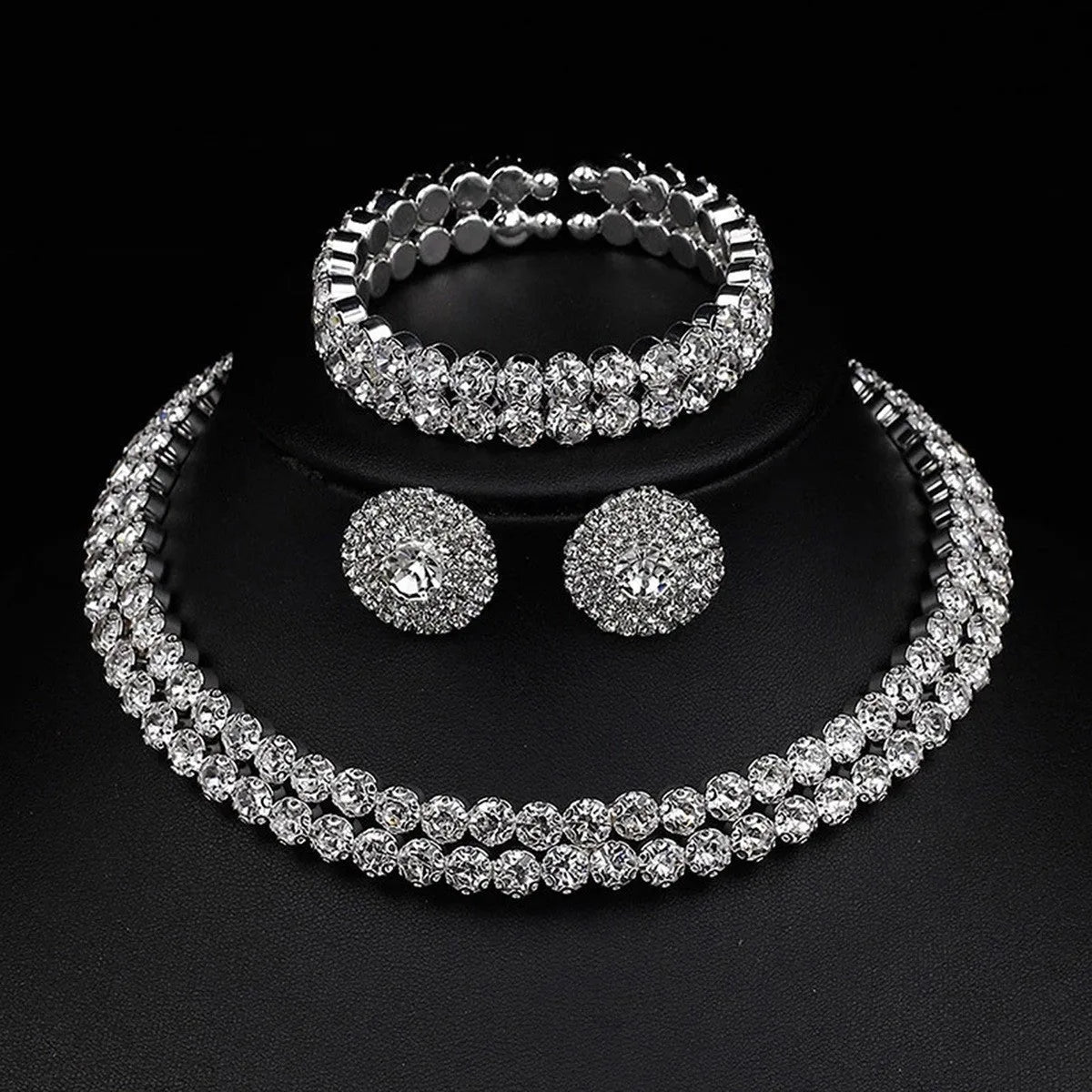 Women's rhinestone jewellery set with necklace bracelet and ear studs in gold or silver