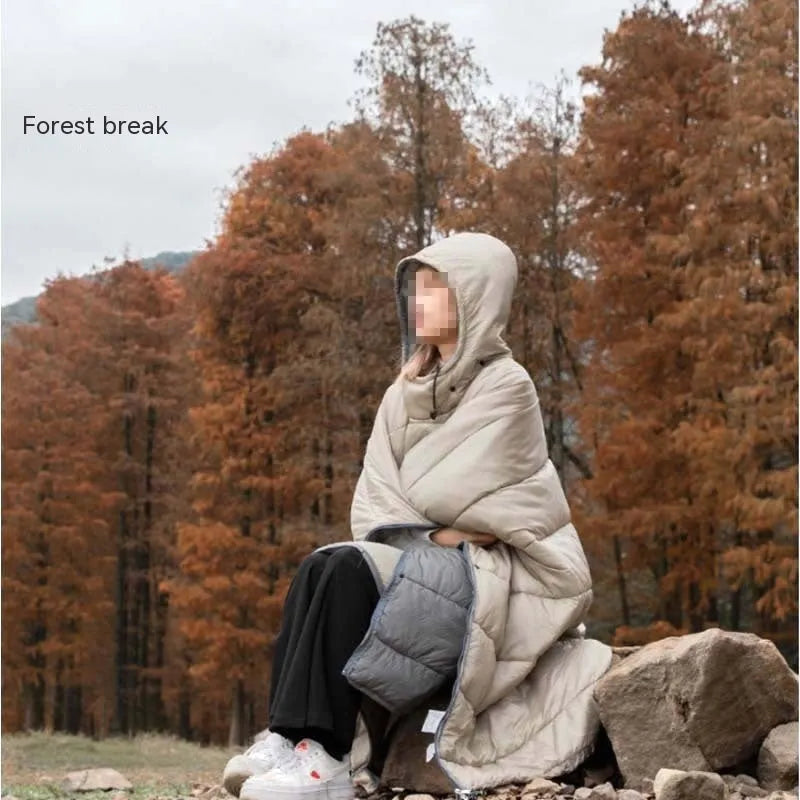 Outdoor cloak sleeping bag wearable as cape with nylon fabric measuring 200x140cm