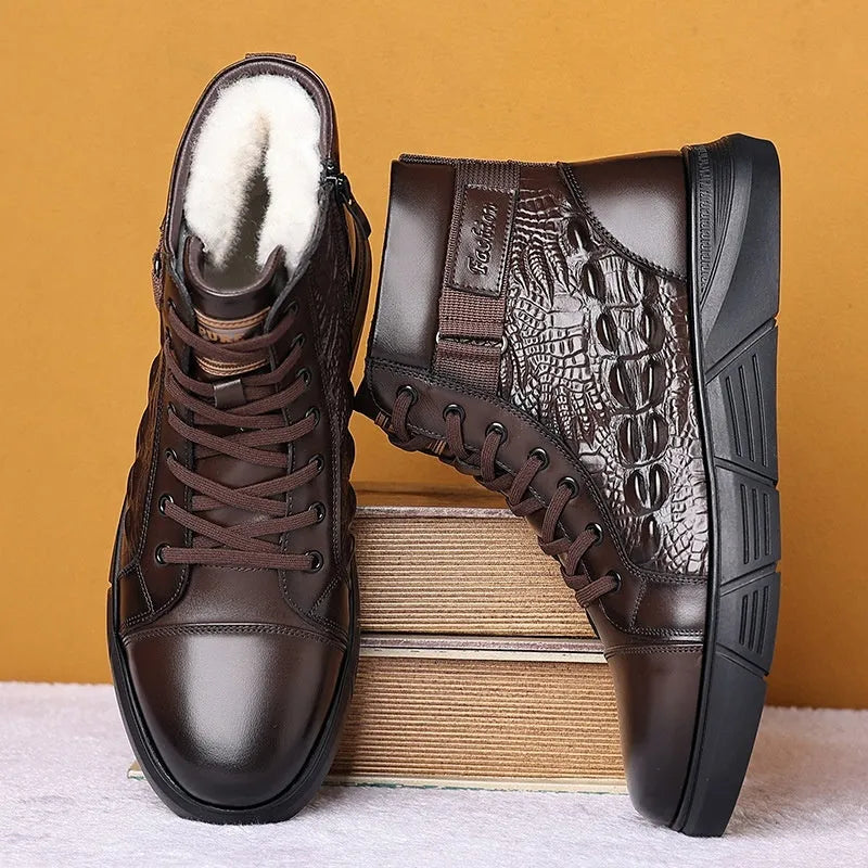 Genuine leather snow boots with fur lining in black or brown velvet colours with rubber soles