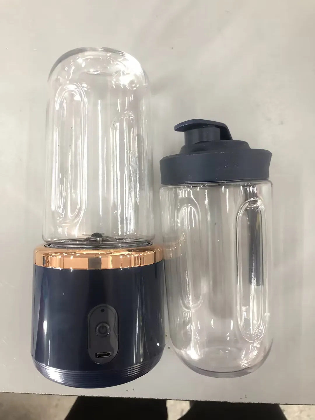 Tunisian dark blue 6-blade USB portable blender with 400ml cup and USB cable