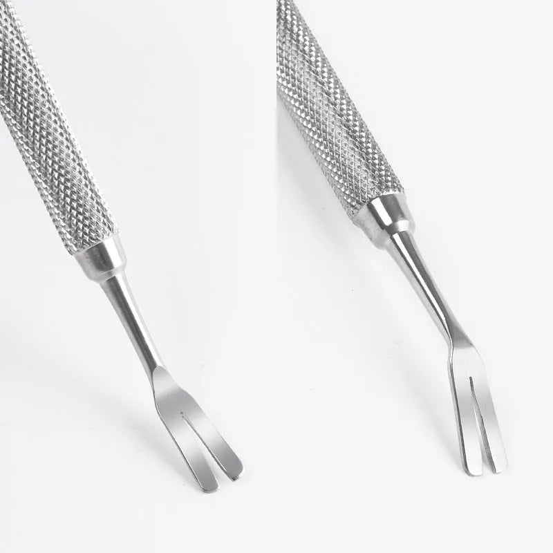 Silver stainless steel tick removal tweezers for cats and dogs with locking mechanism