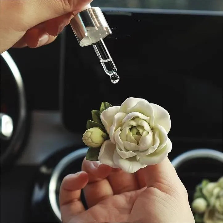 Gypsum car air freshener vent clip with jasmine fragrance in off-white or green