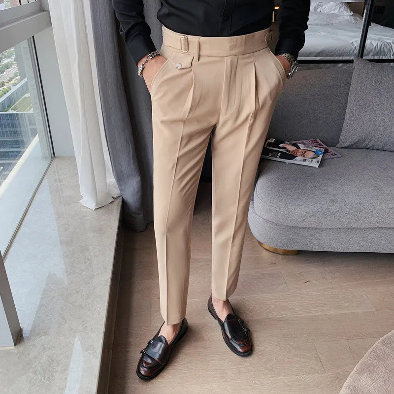 Men's straight-leg casual trousers in solid colours with waist size label