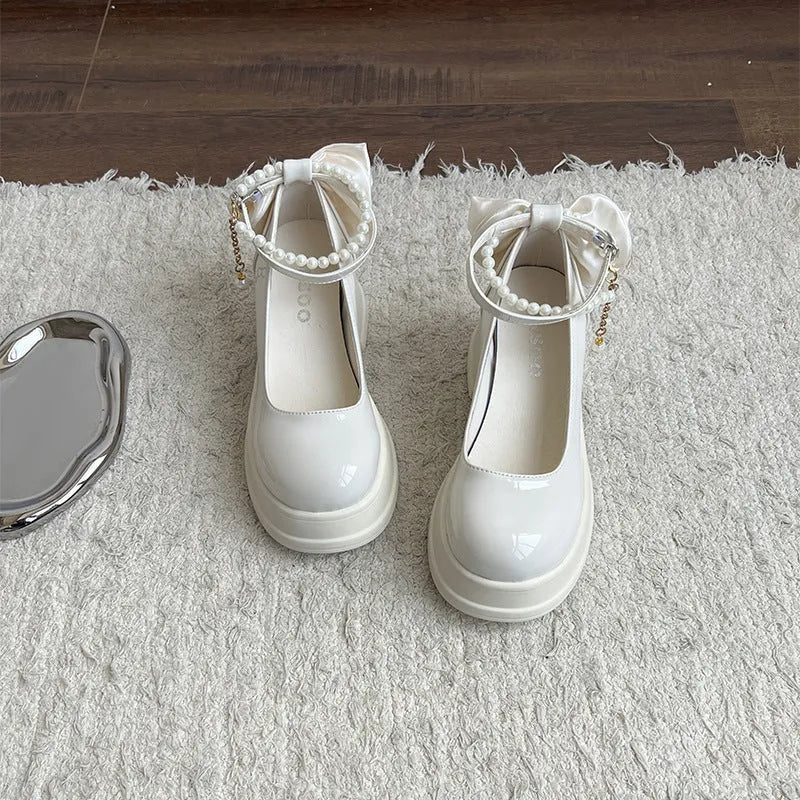 Women's beige Mary Jane pumps with chunky 6cm heel and round toe design