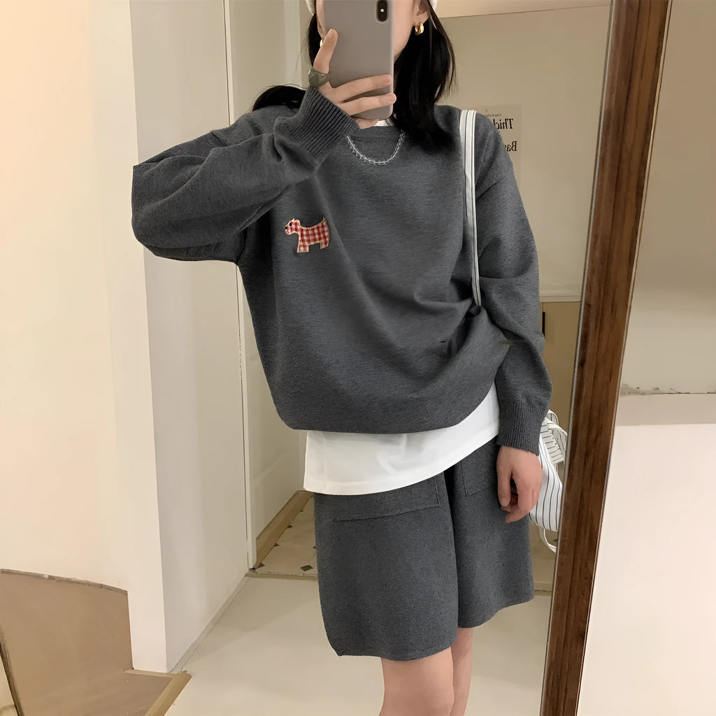 Women's casual knitted sweater and shorts suit with embroidery detailing and animal pattern