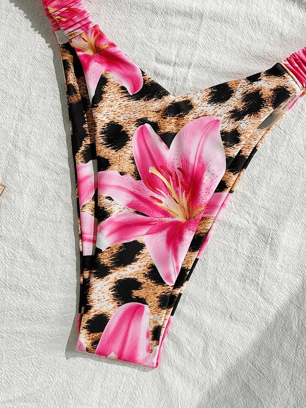Women's tube top split bikini swimsuit in pink leopard print, polyester, sizes S to XL for swimming and wading