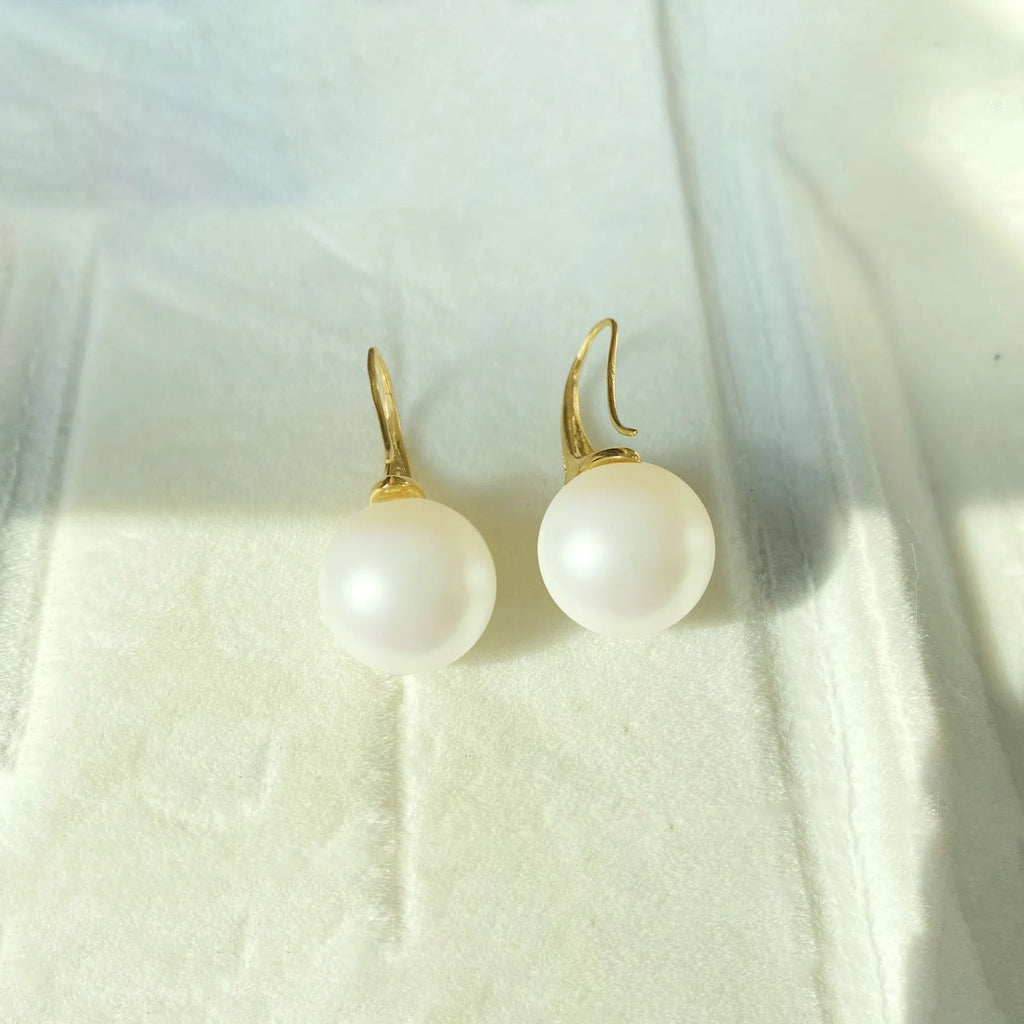 Geometric shell pearl drop earrings for women in fashionable OL style, one pair