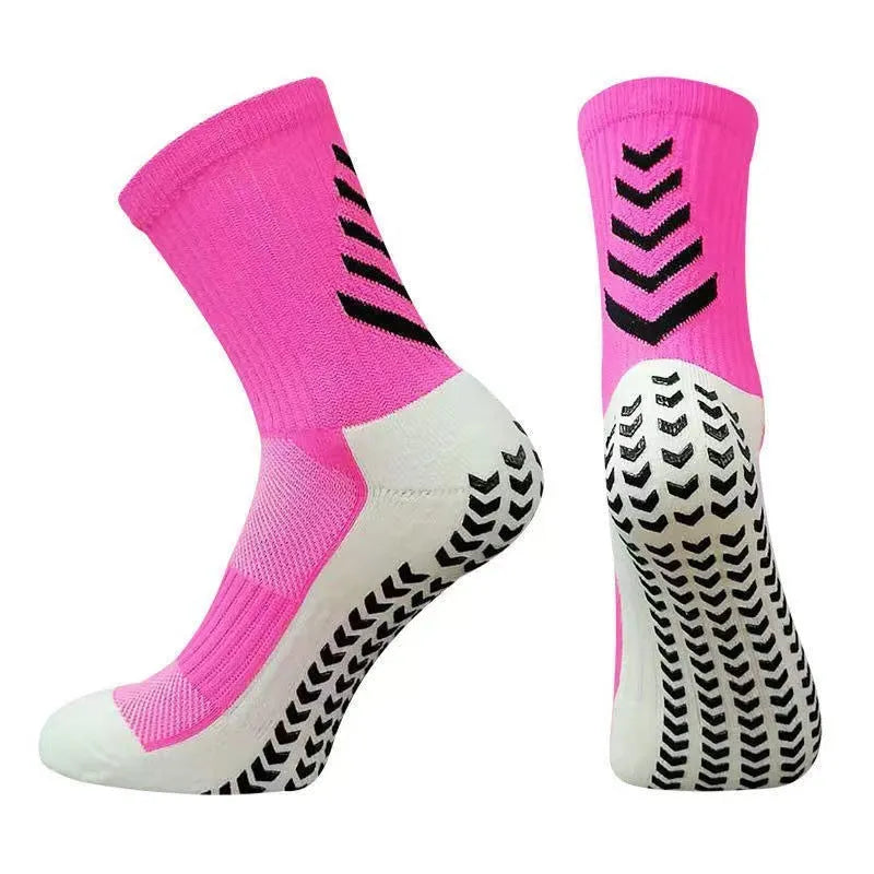 Men's geometric pattern athletic sock in mid-calf length with non-slip silicone grip detail
